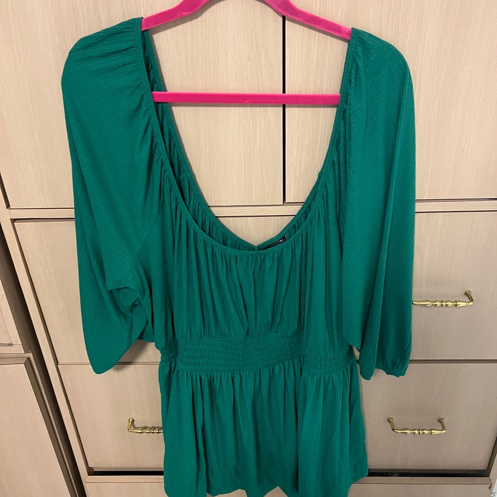 *NWT* Torrid Size 4 Off Shoulder Peplum